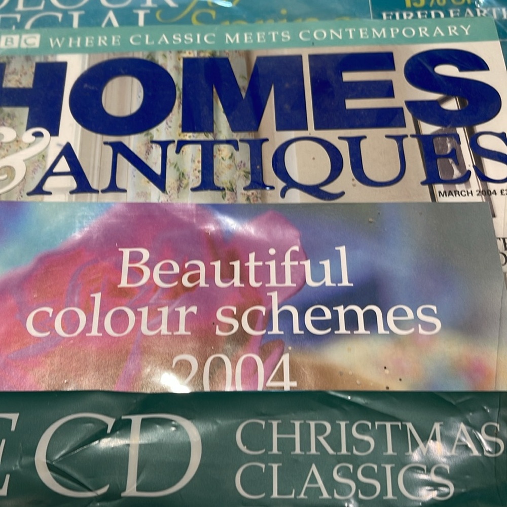 Lot of unopened magazines from 2003 and 2004 - Picture 2 of 7